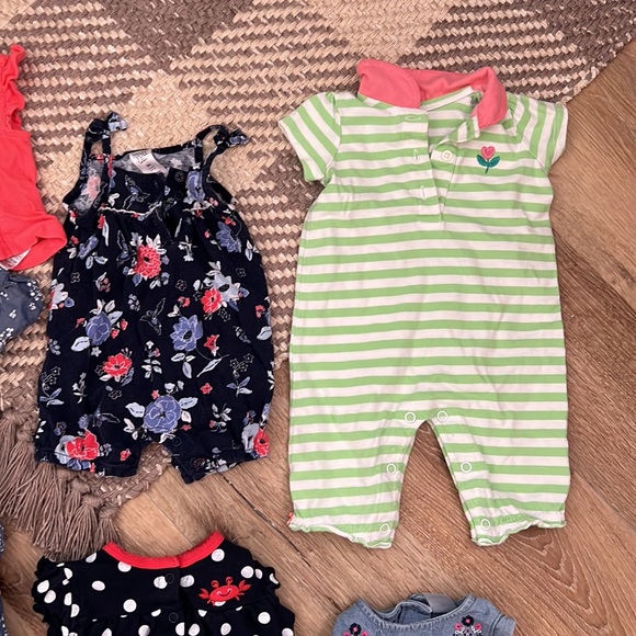 0-3 Month Baby Girl Bundle - Baby Gap, Carters - Picture 3 of 6